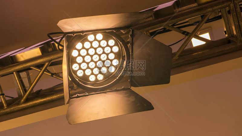 新中式照明设计：古典韵味与现代审美的融合之道